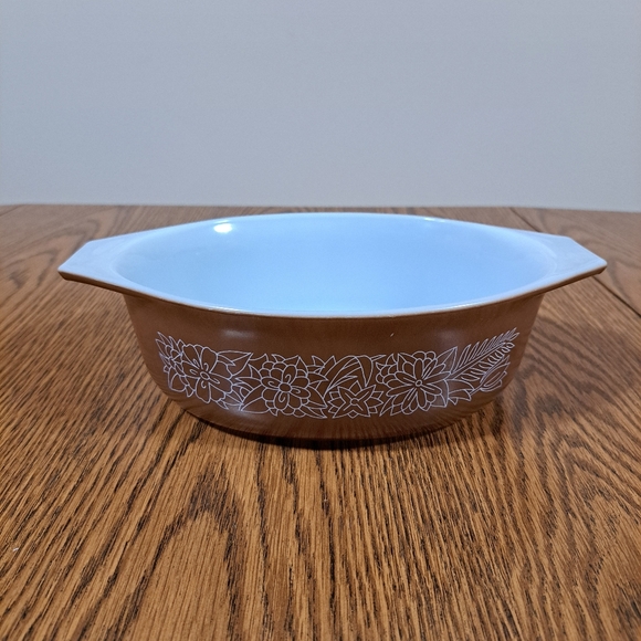 Pyrex Woodland Oval Casserole Dish 1.5 Liter 043 - Picture 3 of 10
